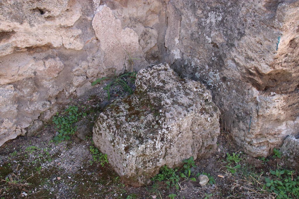 .1.13 Pompeii. October 2023. South-west corner – detail. Photo courtesy of Klaus Heese.