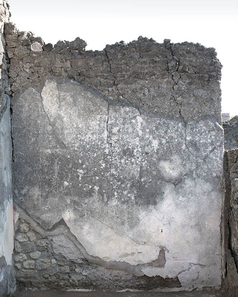 V.1.15 Pompeii. 2012.  
East wall of cubiculum “after restoration of lower left corner.” Photo by Hans Thorwid.
Photo courtesy of the Swedish Pompeii Project.
