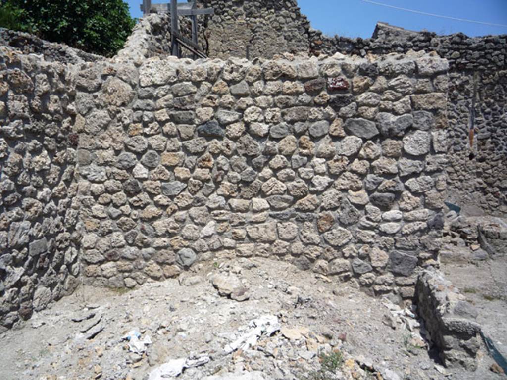 V.1.15 Pompeii. July 2008. Looking towards east wall. Photo courtesy of Jared Benton.