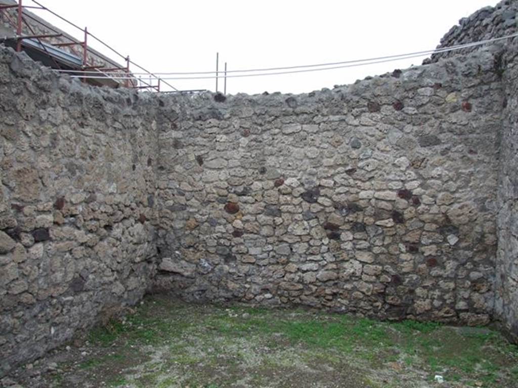 V.1.19 Pompeii. December 2007. North-east corner and east wall. 