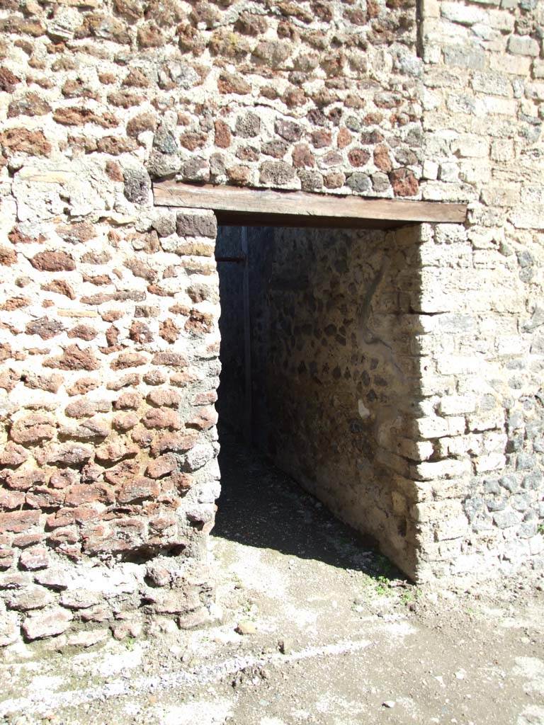 V.1.23 Pompeii. March 2009. Room “m”, corridor leading to services area.