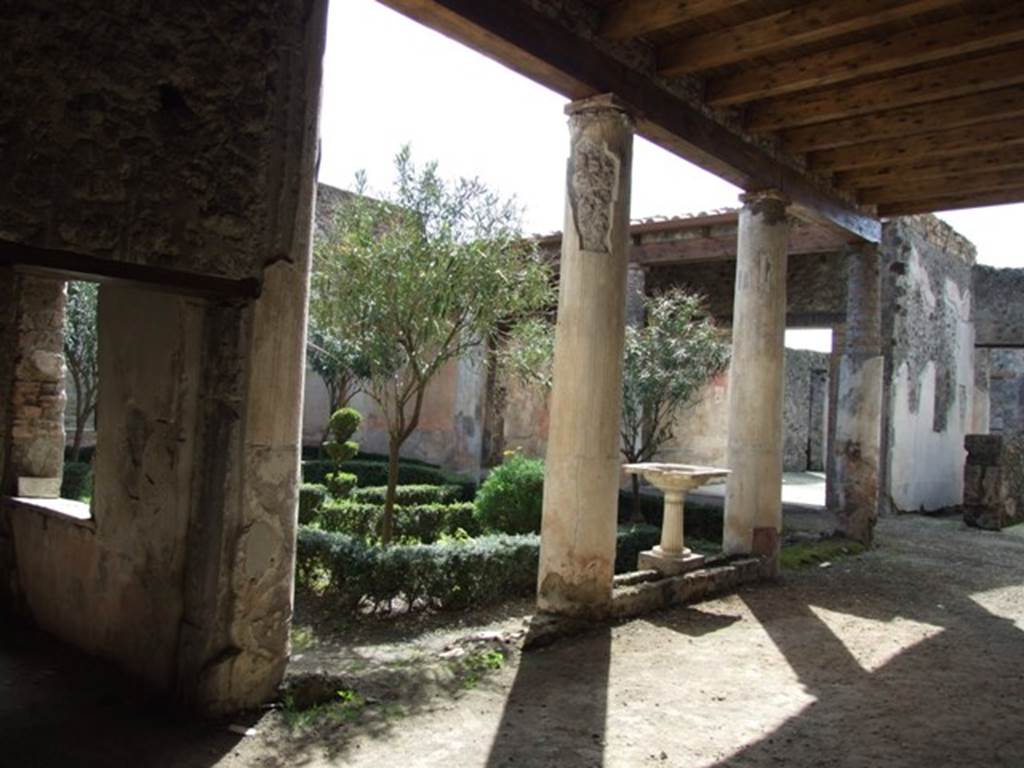 V.1.26  Pompeii.  March 2009.  Room l.  Looking south west across the peristyle garden.