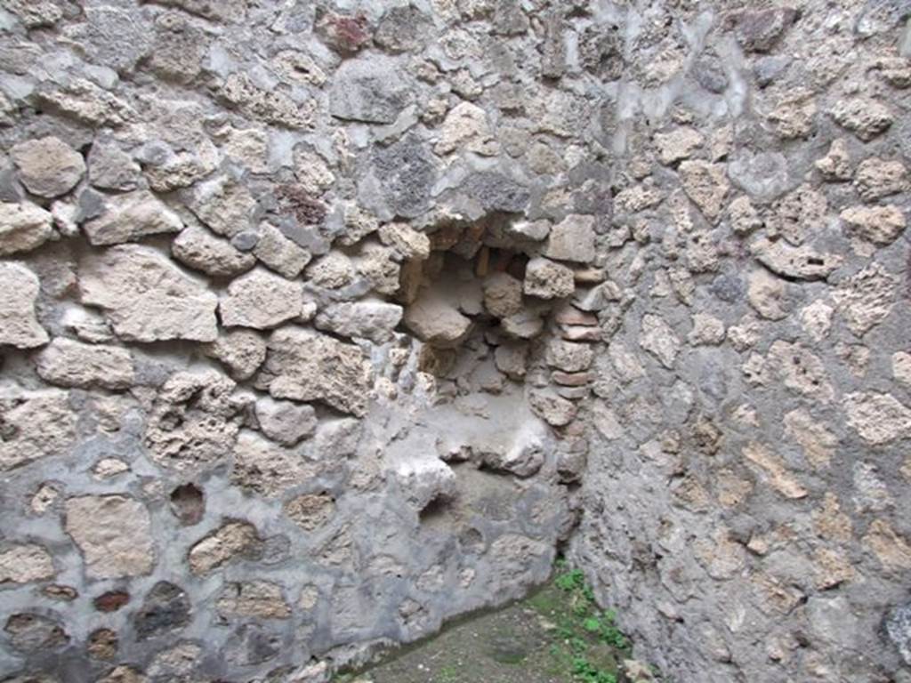 V.1.30 Pompeii.  December 2007.  Rear room.  North west corner.