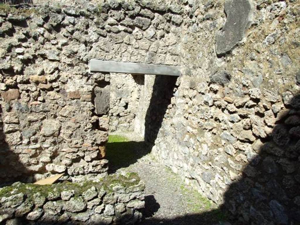 V.2.1 Pompeii.  March 2009.  Doorway to Room 13,