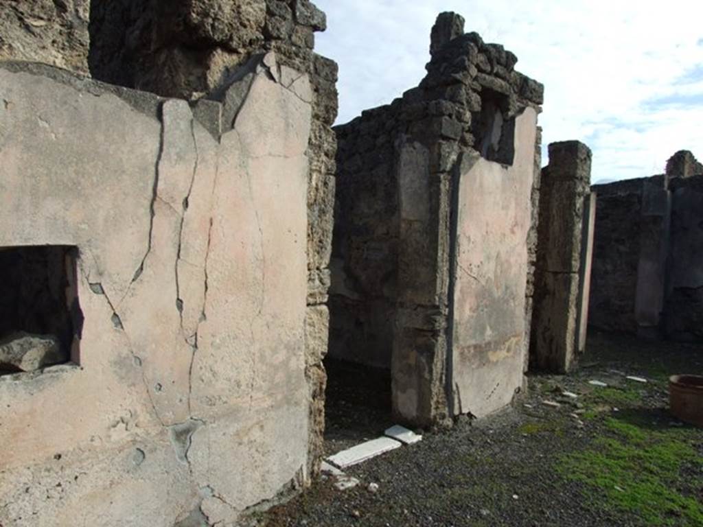 V.2.4 Pompeii. December 2007. Doorway to room 9. 

 
