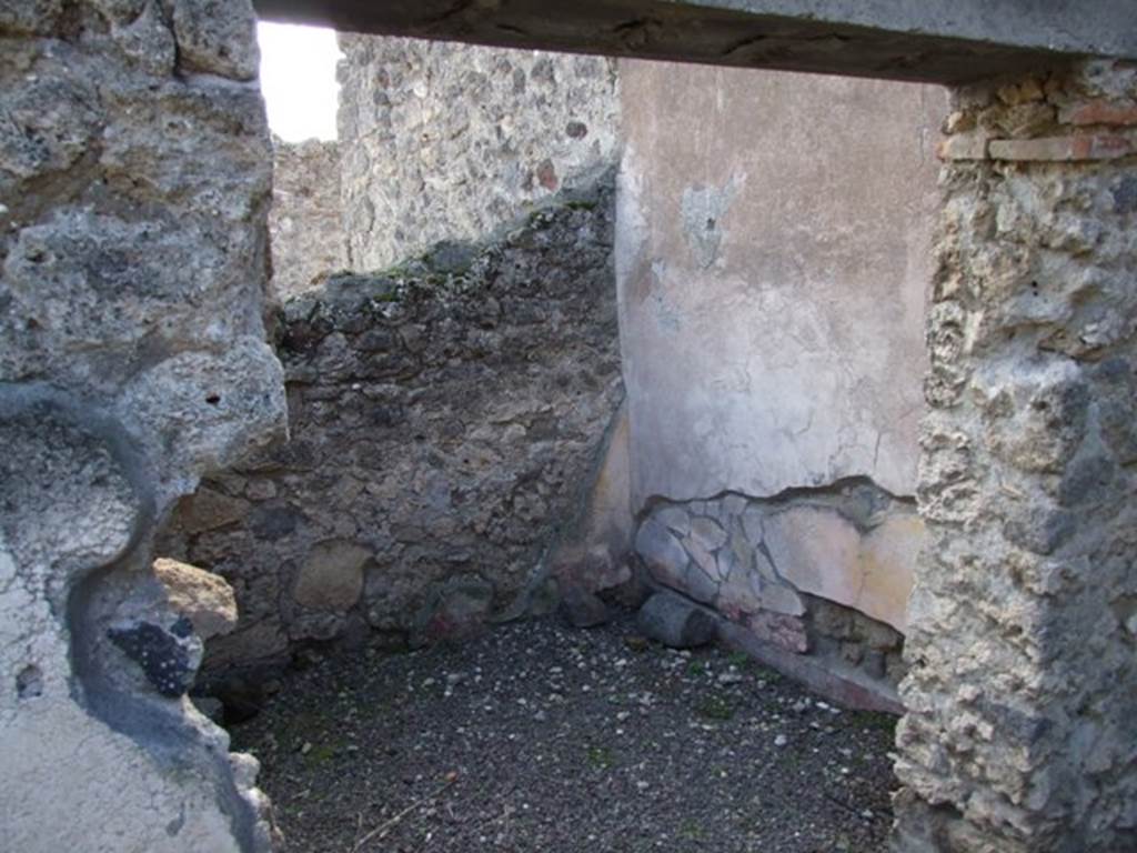 V.2.4 Pompeii. December 2007. Doorway to room 14, a room in the south-west corner of the peristyle.