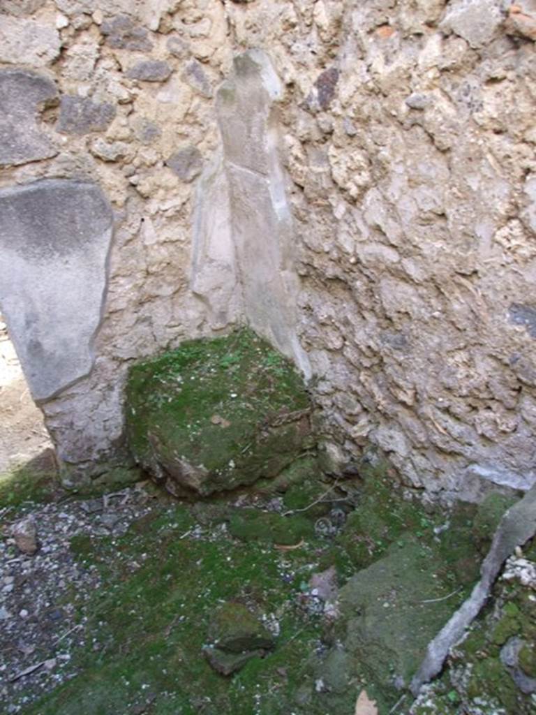 V.2.4 Pompeii. December 2007. Room 16. Corridor around the sides of room 17.  Latrine area.
