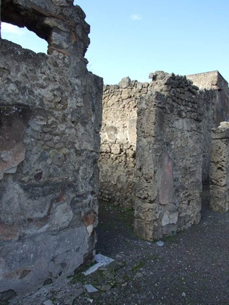 V.2.4 Pompeii. December 2007.Doorway to room 3.