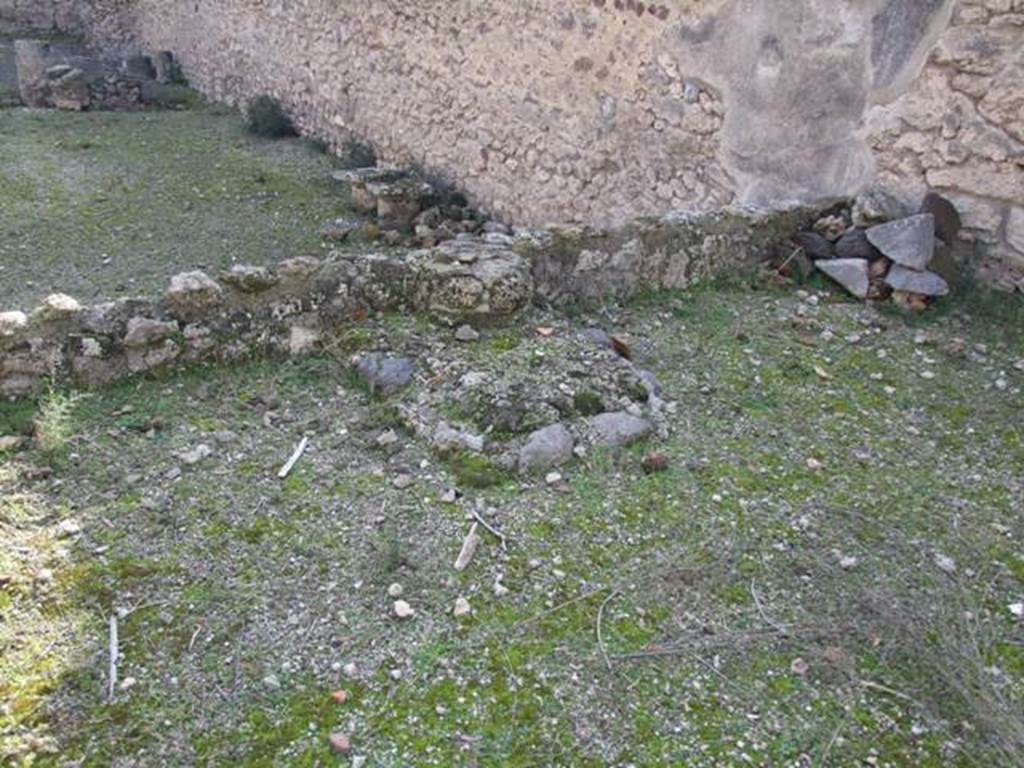 V.2.10 Pompeii. December 2007. Peristyle, looking south along west side.