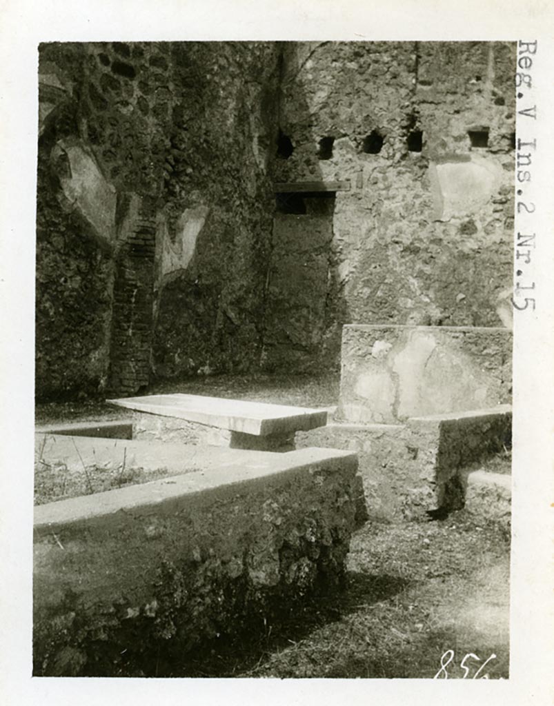 V.2.15 Pompeii. Pre-1937-39. Looking north-west across triclinium in peristyle. 
Photo courtesy of American Academy in Rome, Photographic Archive. Warsher collection no. 856.
