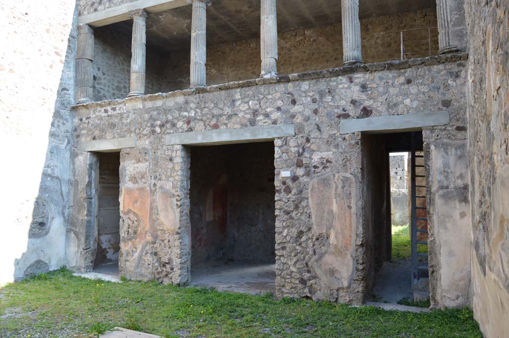 V.2.h Pompeii. October 2017. Looking south-east across atrium ‘d’.
Foto Taylor Lauritsen, ERC Grant 681269 DÉCOR.

