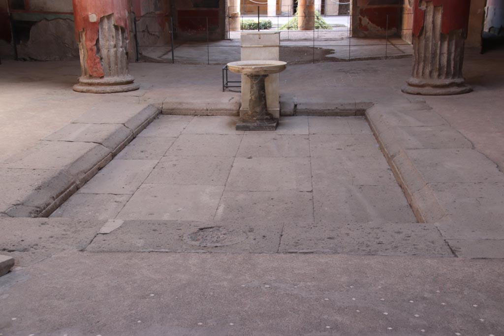 V.2.i Pompeii.  October 2023. Room 1, looking south across impluvium in atrium. Photo courtesy of Klaus Heese.