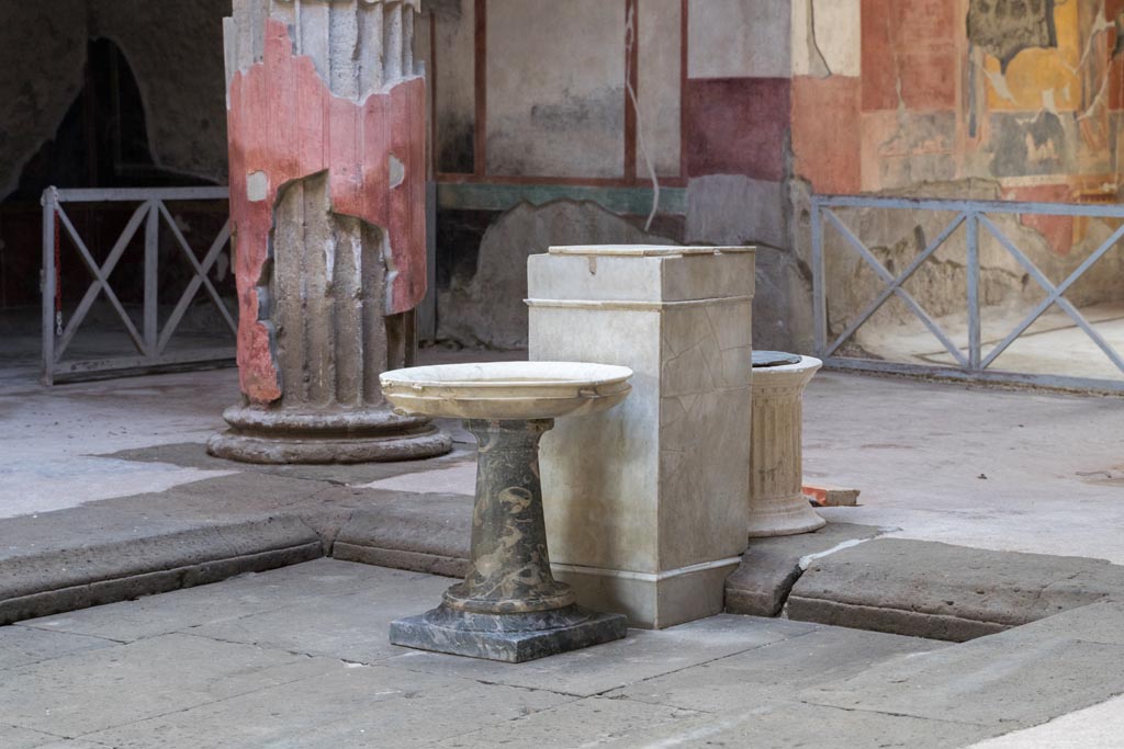 V.2.i Pompeii. March 2023. Room 1, atrium, looking south-east across south end of impluvium. Photo courtesy of Johannes Eber.