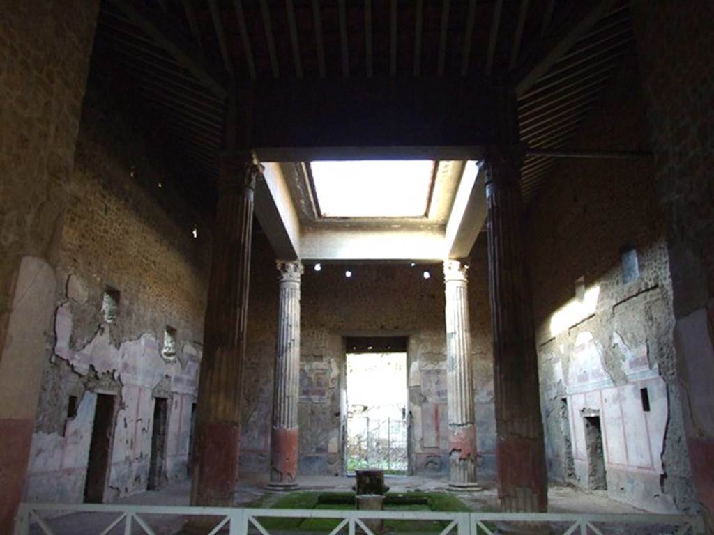 V.2.i Pompeii.  December 2007.  Room 1.  Atrium and Compluvium from Room 7,Tablinum.