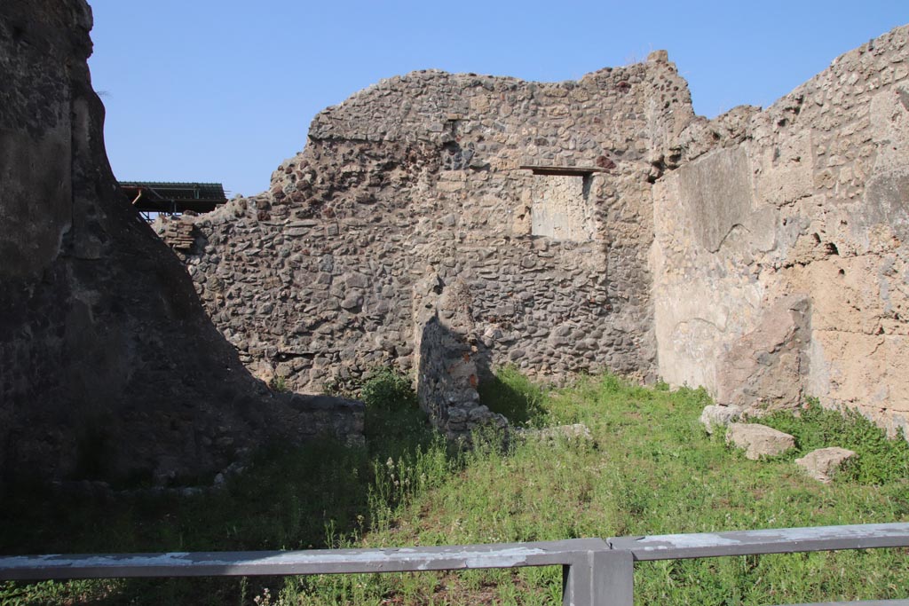 V.3.2 Pompeii. October 2023. Looking north from entrance doorway towards two rear rooms. Photo courtesy of Klaus Heese.

