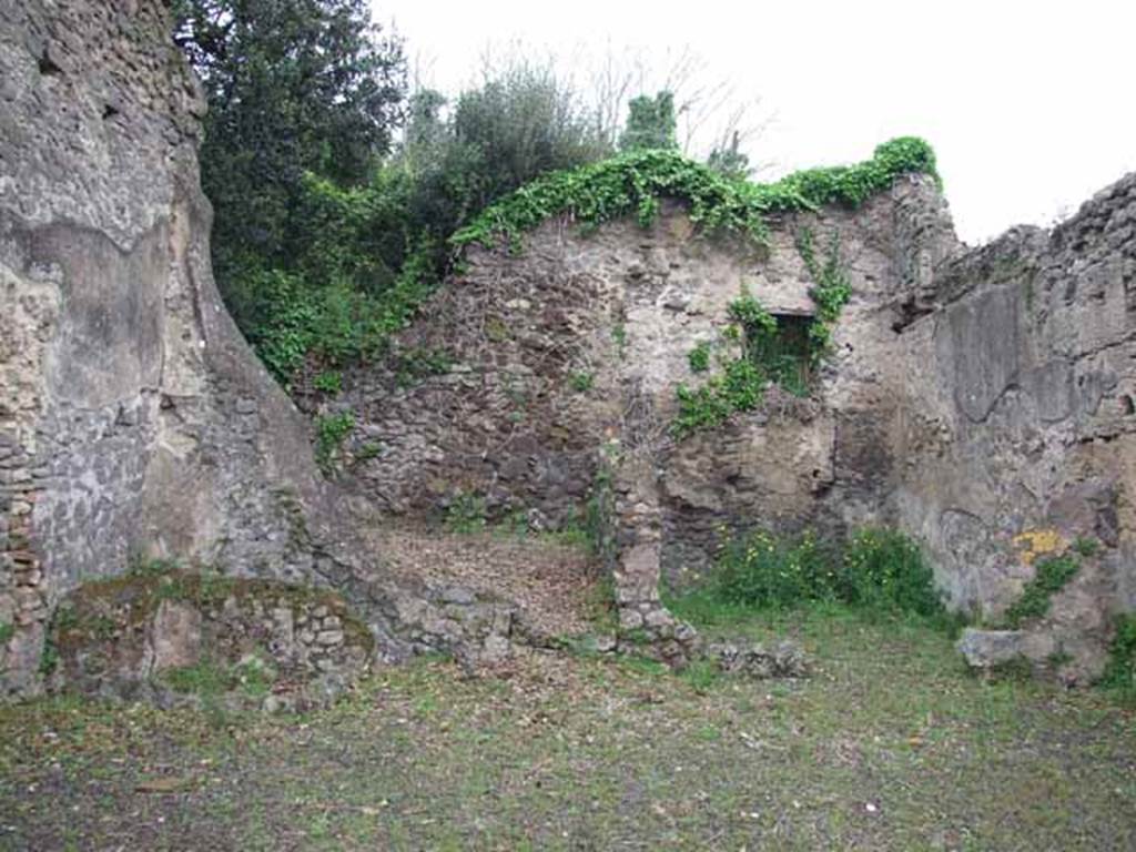 V.3.2 Pompeii. May 2010. Two rear rooms on the north side. 