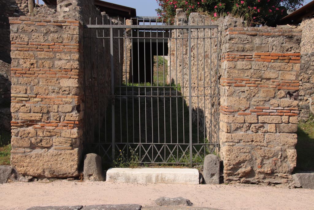 V.3.4 Pompeii. October 2023. Looking north through entrance doorway, with wide vestibule. Photo courtesy of Klaus Heese.