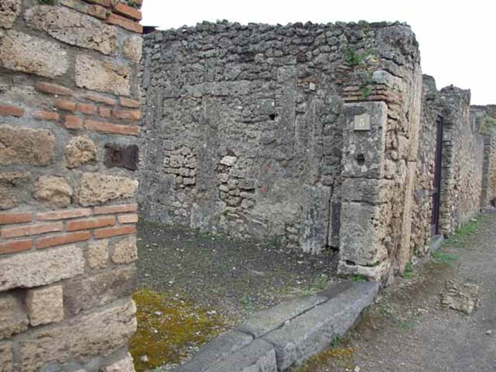 V.3.5 Pompeii. May 2010. Entrance on Via di Nola, looking east.