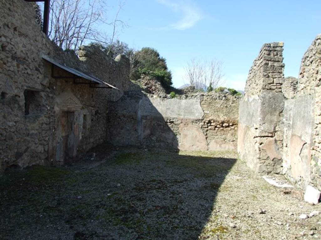 V.3.7 Pompeii.  March 2009.  Garden area. Looking north.