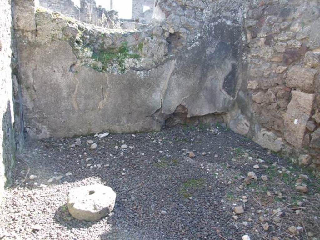 V.3.7 Pompeii.  March 2009. Cubiculum.  South wall.