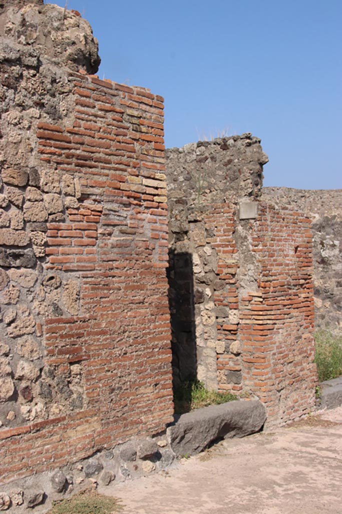 V.4.1 Pompeii. October 2023. Entrance doorway. Photo courtesy of Klaus Heese.