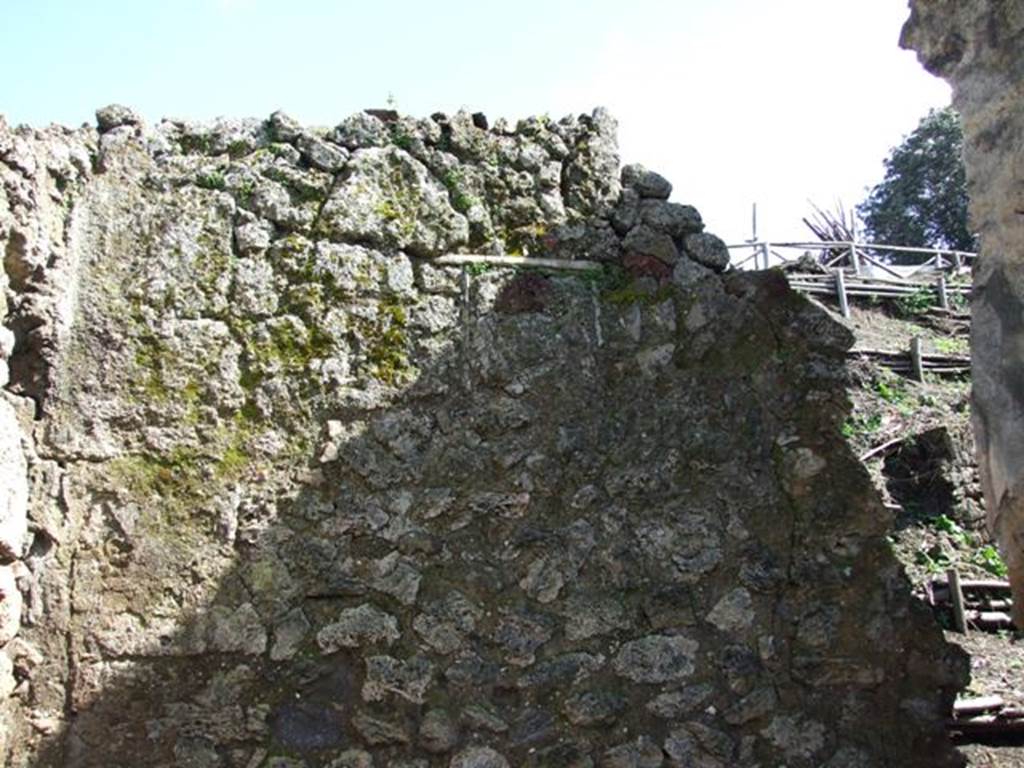 V.4.12 Pompeii.  March 2009.   East wall of workshop.