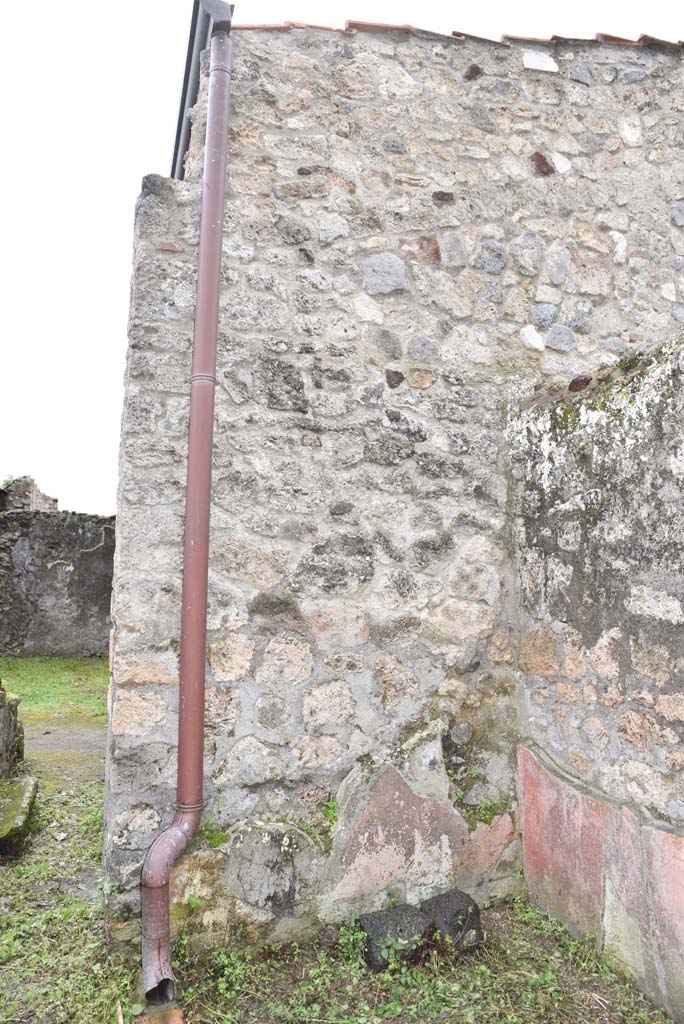 V.4.a Pompeii. March 2018. Room ‘n’, looking towards south wall in south-west corner.
Foto Annette Haug, ERC Grant 681269 DÉCOR.
