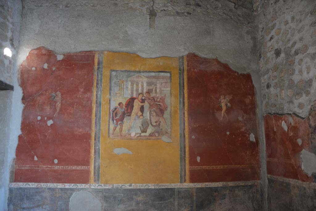 V.4.a Pompeii. March 2019. Room ‘f’, looking towards east wall.
Foto Annette Haug, ERC Grant 681269 DÉCOR.
