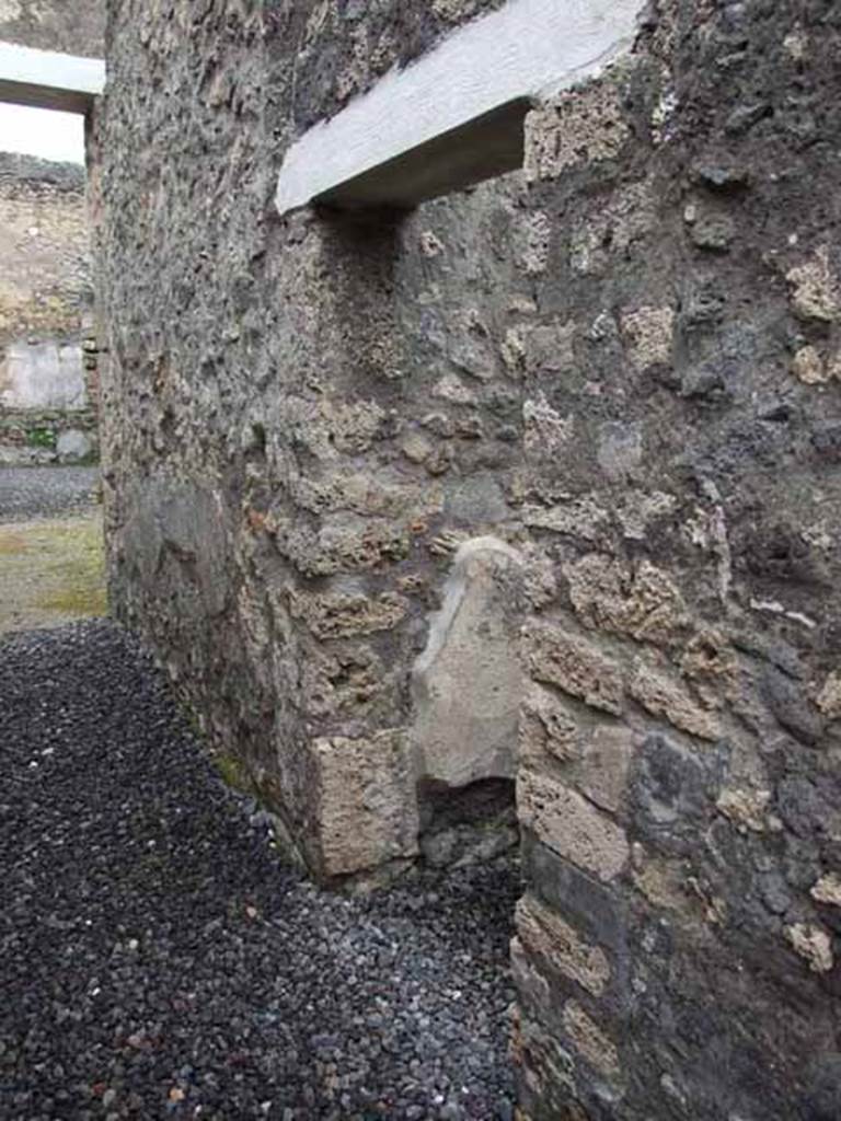 V.5.2 Pompeii. May 2010. Doorway on east side of entrance corridor.
According to Not. Scavi, this doorway led to cubiculum c. 
See Notizie degli Scavi di Antichit, 1895 p. 150.


