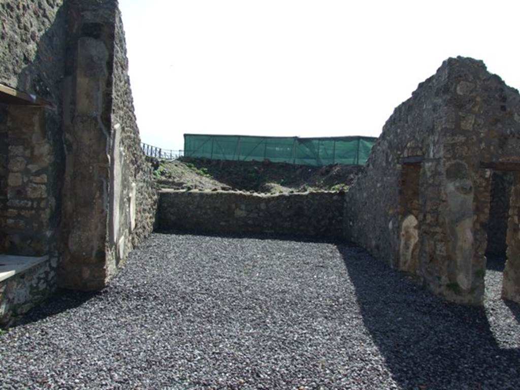 V.5.3 Pompeii.  March 2009.  Room 8 at south end of east peristyle.