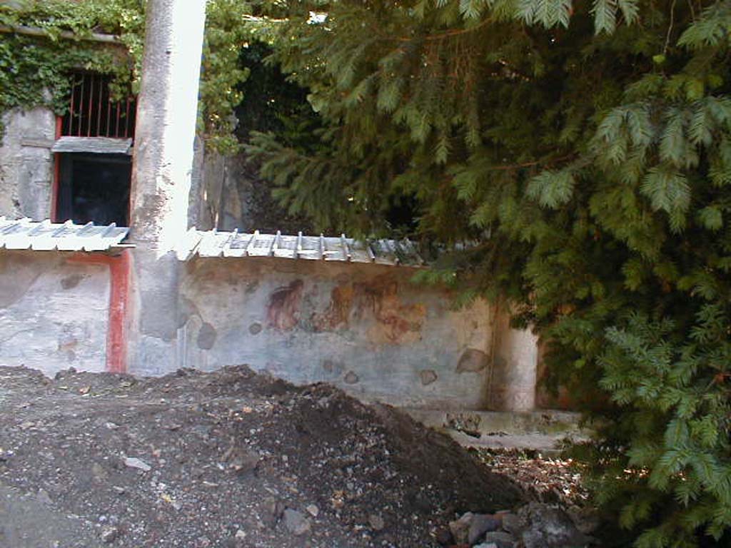 V.5.3 Pompeii. September 2004. Room 7, north-east side of peristyle.