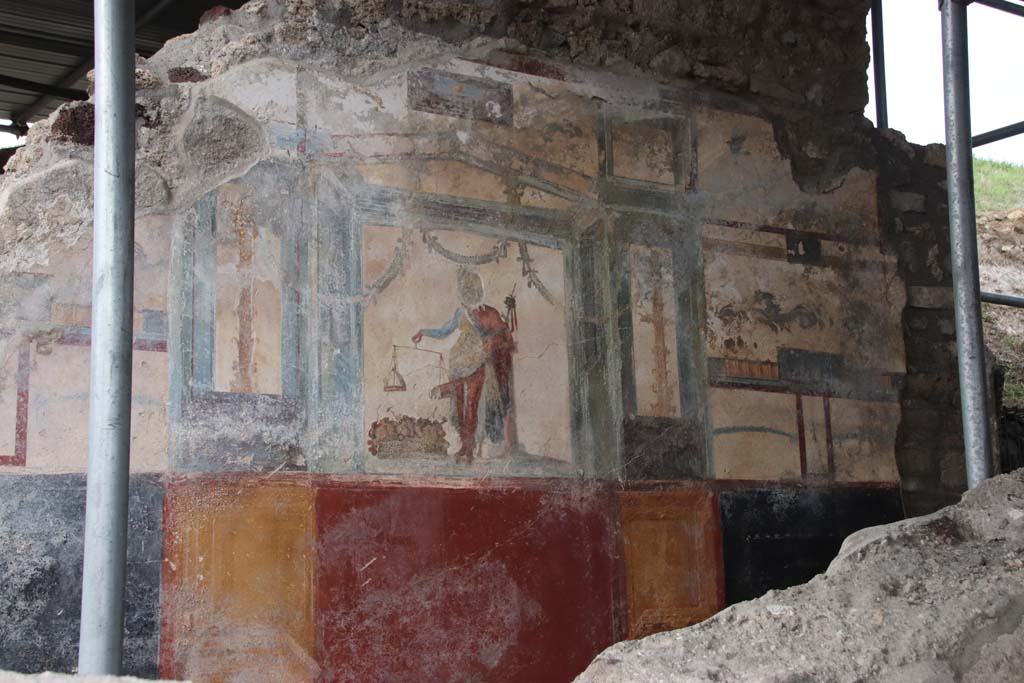 V.6.12, Pompeii. December 2019. Looking east along north wall of entrance corridor. Photo courtesy of Giuseppe Ciaramella.