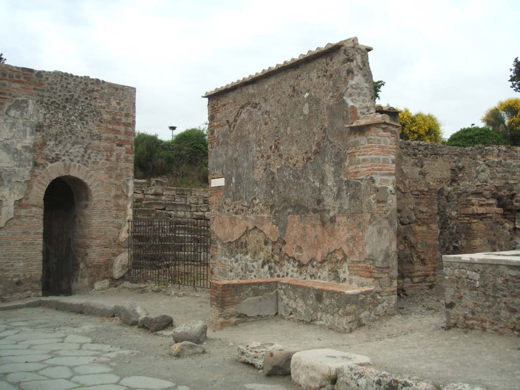 Herculaneum Gate, VI.1.1 and VI.1.2. May 2005. Looking north-east.