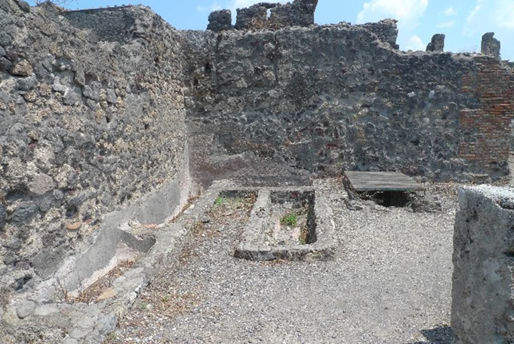 VI.1.15 Pompeii. July 2010. Looking east to rear. Photo courtesy of Michael Binns.