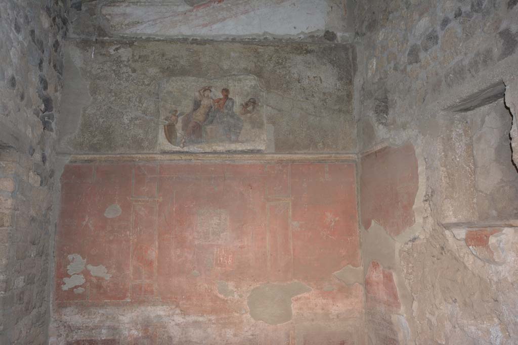 VI.2.4 Pompeii. March 2019. Looking towards upper south wall, south-west corner and west wall.
Foto Annette Haug, ERC Grant 681269 DÉCOR.
