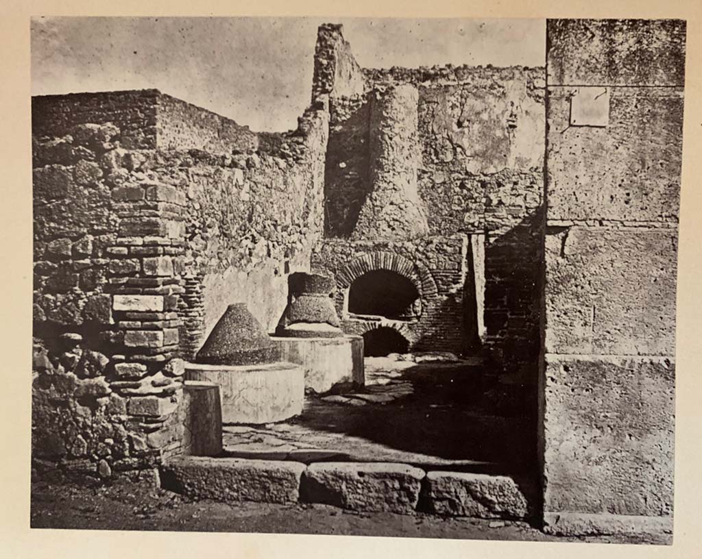 VI.2.6 Pompeii. Image by G. Sommer, c.1867. Looking east from entrance doorway on Via Consolare.
Photo courtesy of Rick Bauer
