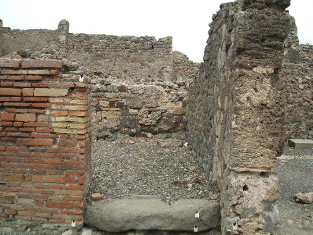 VI.2.9 Pompeii. May 2005. Entrance, looking east.