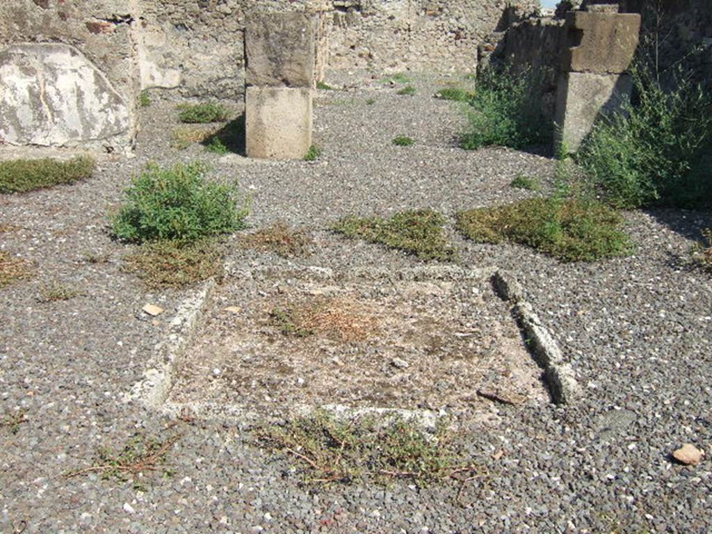 VI.2.12 Pompeii. September 2005. Room 2, atrium with impluvium.