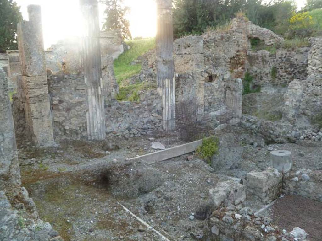 VI.2.19 Pompeii. May 2011. Looking north-west across the atrium.