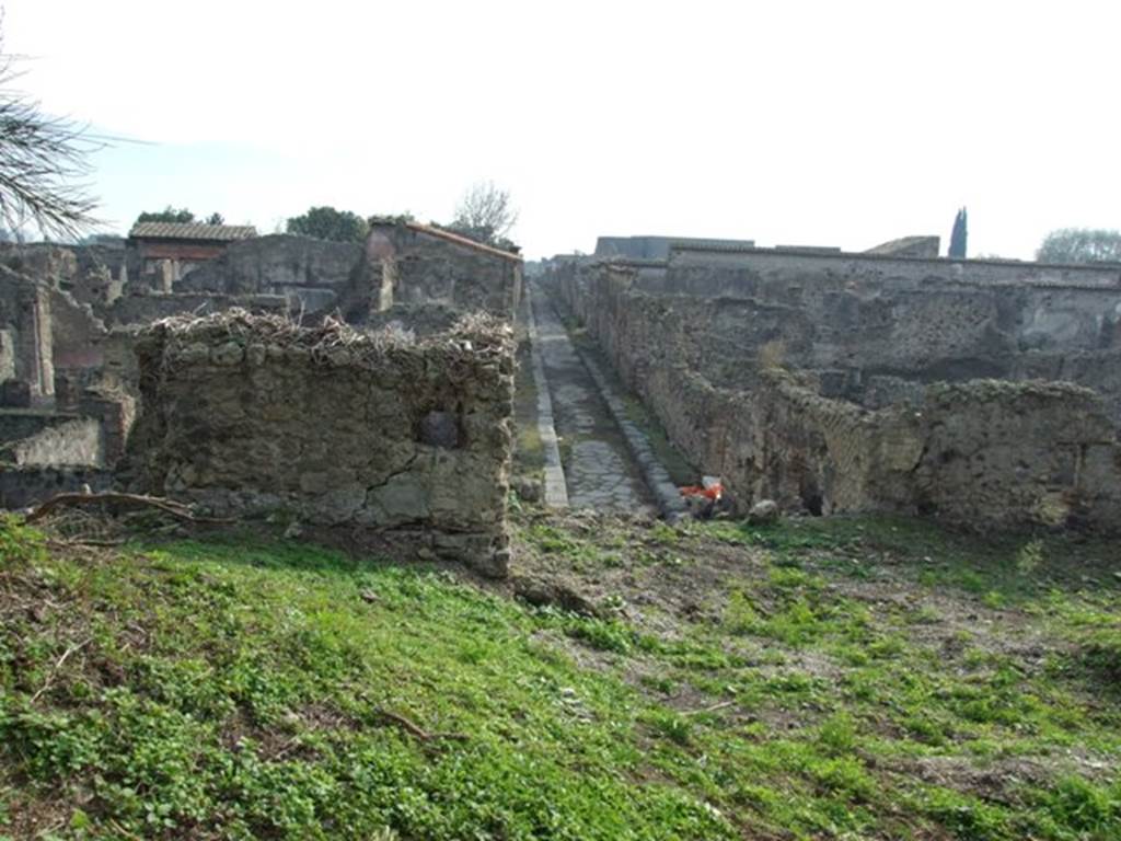 Looking south along Vicolo di Modesto from Tower XII.  December 2007.  VI.2.19 is on the right.