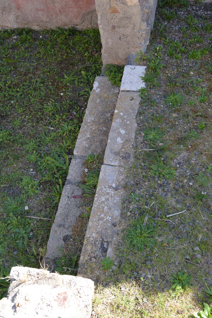 VI.2.22 Pompeii. October 2017. Looking south along steps from tablinum down to atrium.
Foto Taylor Lauritsen, ERC Grant 681269 DÉCOR.
