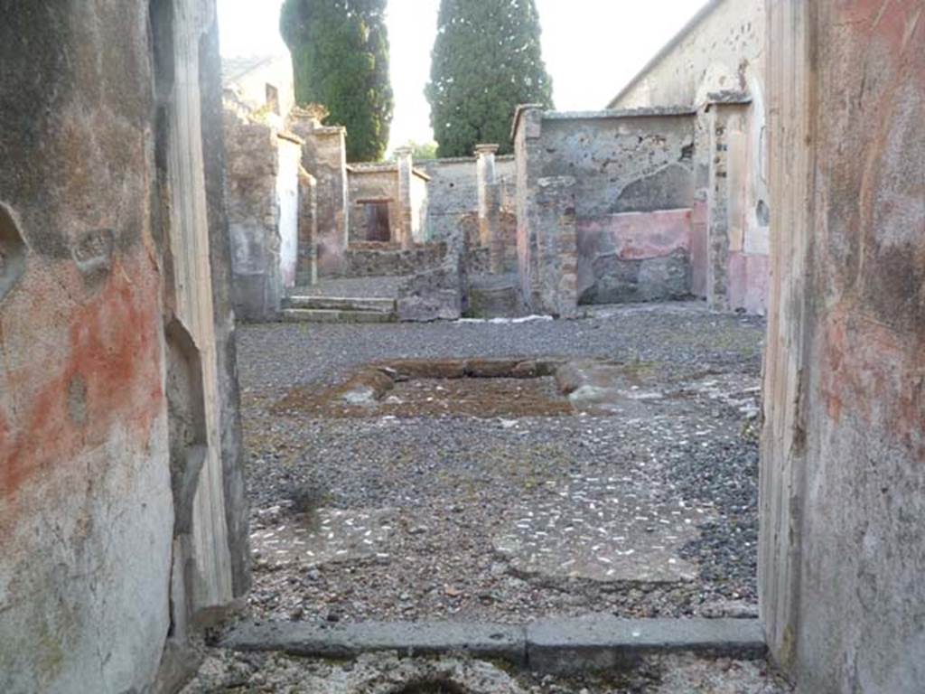 VI.2.22 Pompeii. May 2011. Looking west across atrium