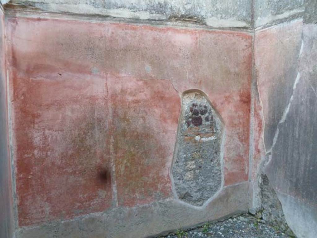 VI.2.22 Pompeii. May 2011. North wall of cubiculum.