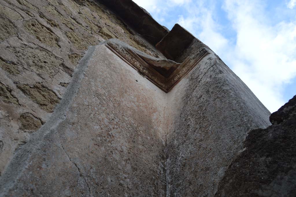 VI.2.25 Pompeii. March 2018. Upper wall in cubiculum.
Foto Taylor Lauritsen, ERC Grant 681269 DCOR.
