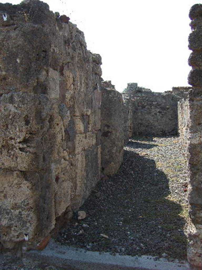 VI.2.27 Pompeii. September 2005.  Entrance.