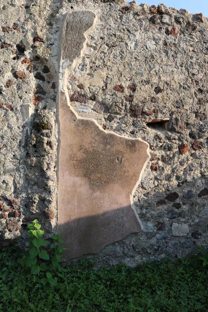 VI.2.29 Pompeii. December 2018. 
Looking towards plaster on south wall with inscription. Photo courtesy of Aude Durand.
