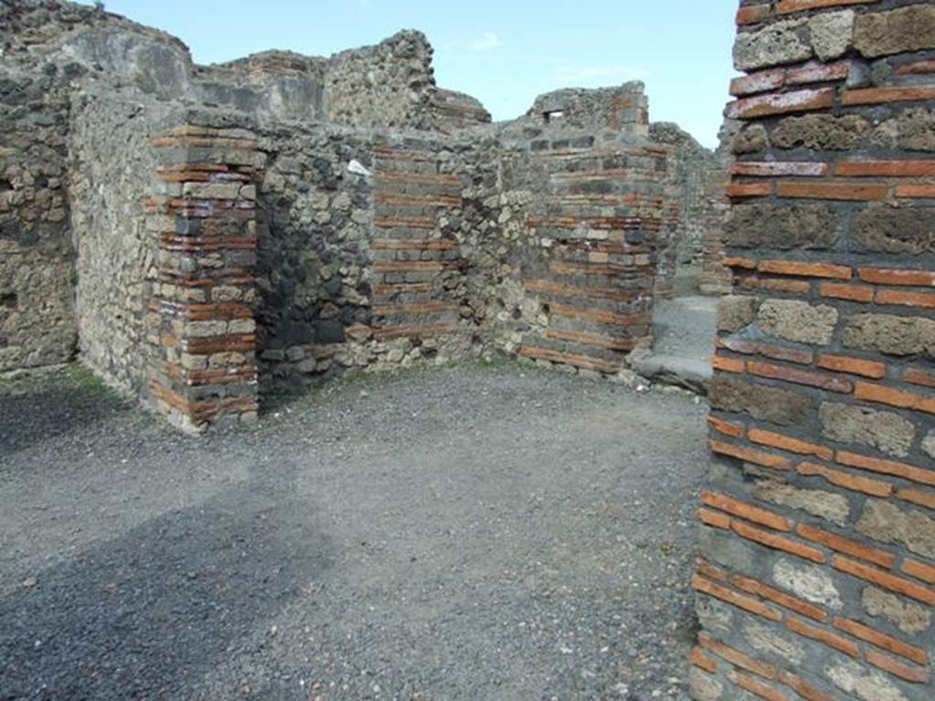 VI.3.3 Pompeii.  March 2009.   Room 4, Tablinum used as entrance to mill room, on east side of Room 1, Atrium.