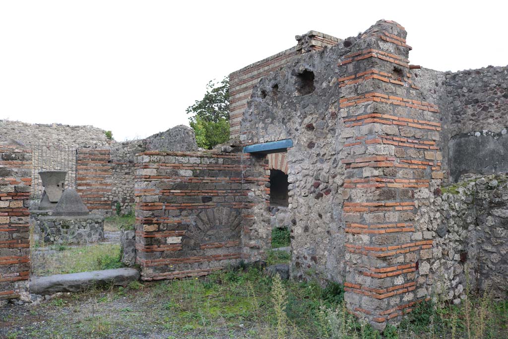 VI.3.3 Pompeii. December 2018.  
Room 4, looking south-east across tablinum used as entrance to mill room, on east side of room 1, atrium. Photo courtesy of Aude Durand.
