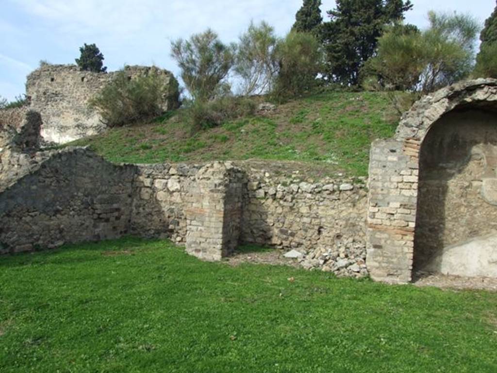 VI.5.3 Pompeii. December 2007. Room 9, north-west corner of garden area.  