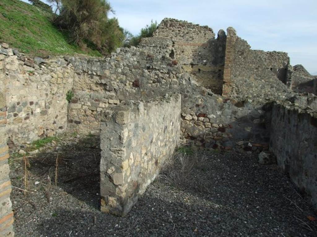 VI.5.3 Pompeii. December 2007. Room 10, looking east towards room 9, garden area.  